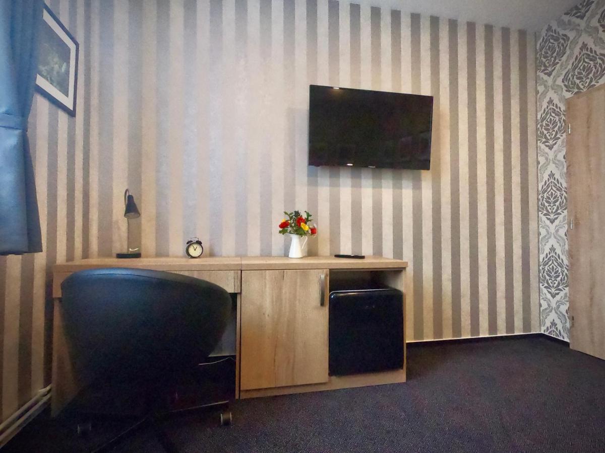 Hotel Restaurace Stara Lipa à Česká Lípa Extérieur photo