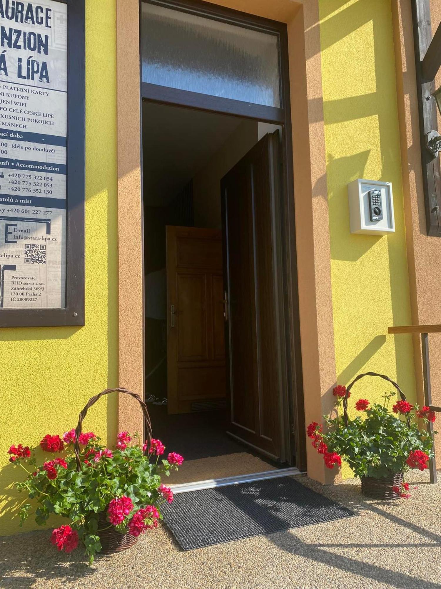 Hotel Restaurace Stara Lipa à Česká Lípa Extérieur photo