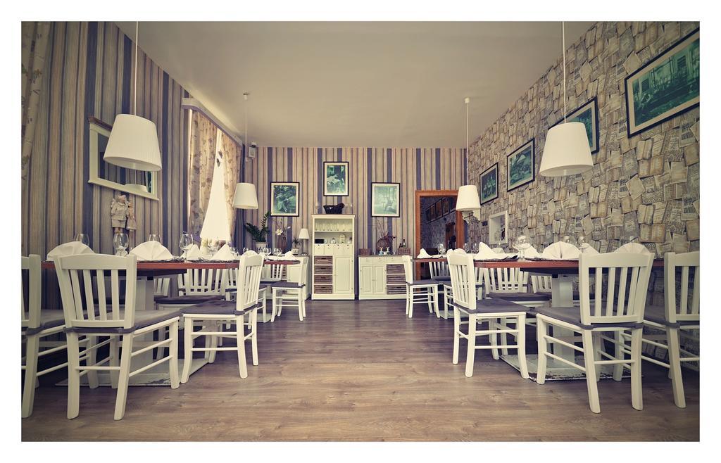 Hotel Restaurace Stara Lipa à Česká Lípa Extérieur photo