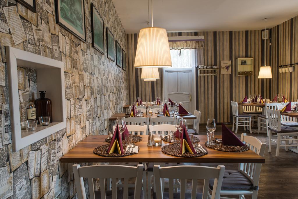 Hotel Restaurace Stara Lipa à Česká Lípa Extérieur photo