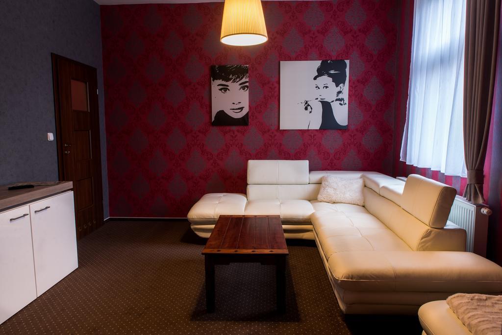Hotel Restaurace Stara Lipa à Česká Lípa Extérieur photo