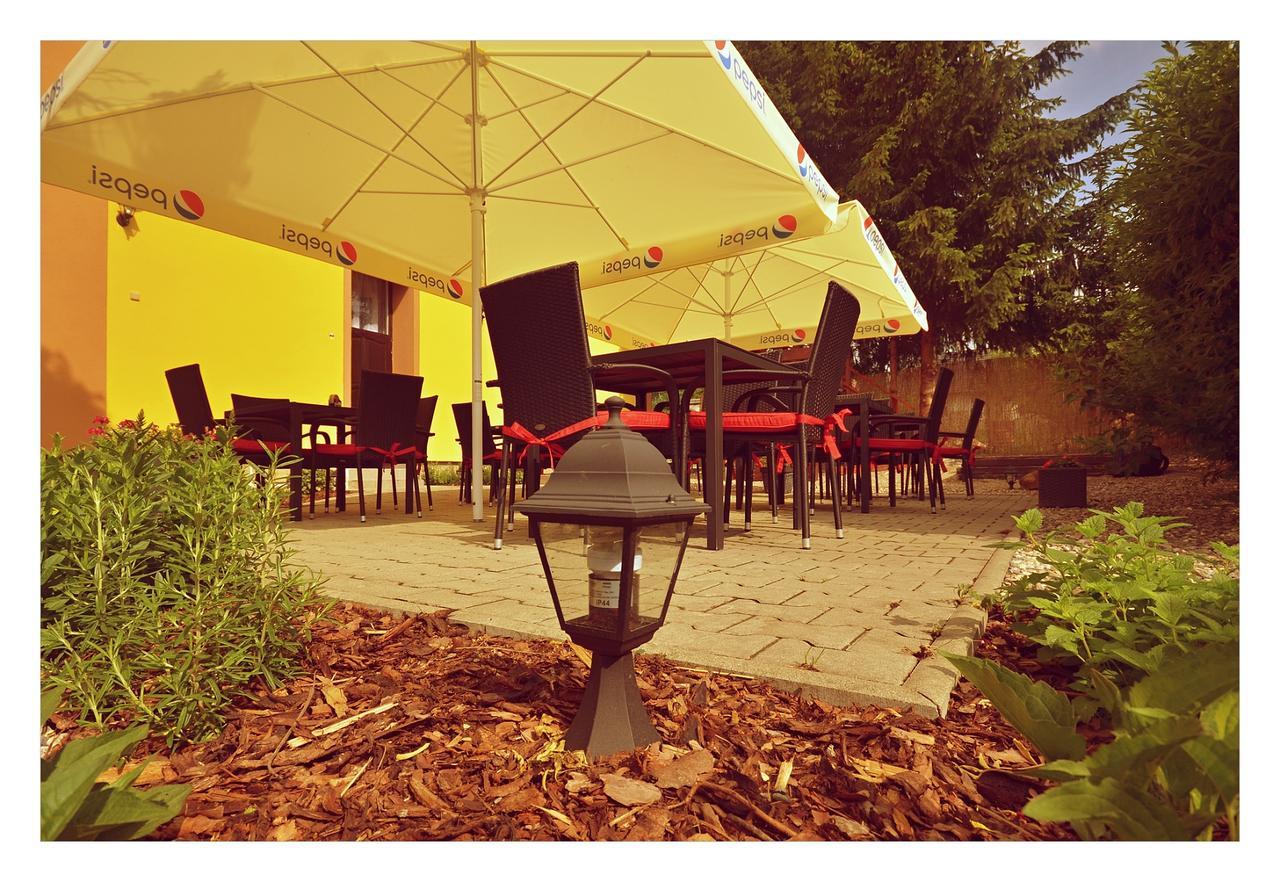 Hotel Restaurace Stara Lipa à Česká Lípa Extérieur photo